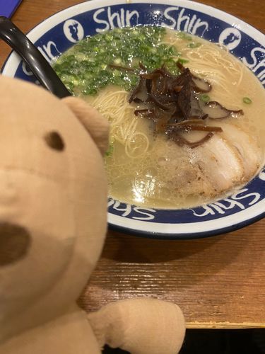 博多らーめんだぞ！
おいら、全部たべれるかな..！！