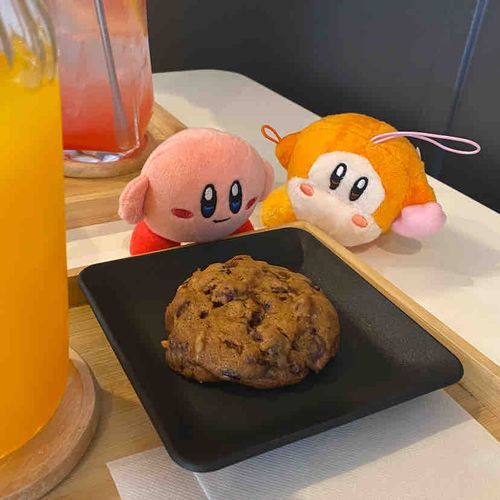 じー...Ψ( 'ч' ☆)