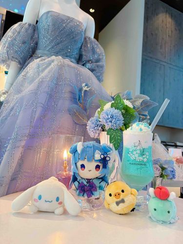 にぎやか💠👗

如月家：ねねまる🦋⛩、ゆめみうし🍒、しなもん🐶☁️
友人家：キイロイトリ🐥💛