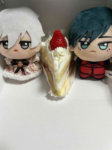 🤍｢甘いの苦手なのに今日はよく食べるねぇ｣
🖤｢そんな時もあんだろ｣

主:何故か今日は食べれる気がしたんだよね、不思議🤔