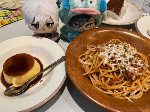 🤍｢美味しそ〜｣
🖤｢よこせよ｣

主:やだね😉