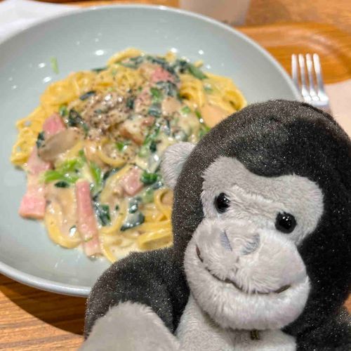 クリームパスタ、だ！
おなかいっぱい、食べたぞ！
すごくおいしかった！
また食べにくるぞ！