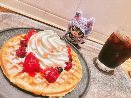 苺を狙ってる🍓
