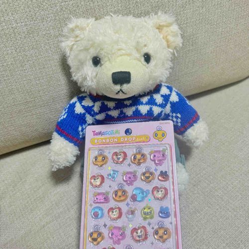 じゃじゃん
ごんのあたらし、しーる
ままが、ちゅーせん？てやちゅで、あてた
ぷくぷくしーる、しゅごくだいじ
つやつや、ぴかぴか、むふー🐻‍❄️✨
ごんのしるちょに、ぺたんしとく🐻‍❄️🌼
