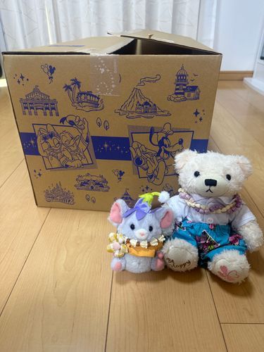 でずにーしーから、おみやげとどいた
まま、でずにーのときは、いちゅも、にもちゅやしゃんに、おみやげかてきてもらてる。たくしゃんかうから、てゆてた、やれやれ…🐻‍❄️

ごんの、おしゅしゅめは、おかし
さんまいめのおさしん、らぷんちぇるの、かみのけみたいな、おかし。さくさくの、ぱい🐻‍❄️🥧
よんまいめのおさしん、あまいとしょぱいのおかし
ひだりがちょこのおかし、みぎは、ぎょーざのあじがしゅる、ぱりぱりすぱれっきのおかし🐻‍❄️🥟
ままが、おしゃけのおちゅまみにいいて、ゆてた。おともだちのズッちゃんにおしゅしゅめ🐻‍❄️👍
