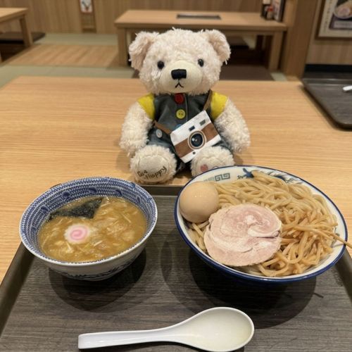 ごん、はじめてちゅけめんたべた
ちゃぷちゃぷして、たべる、わけわけしてある、らめん🐻‍❄️🍜
そーめんみたいで、たのしかた
おみせは、しゃりん、てなまえ
ごんは、かくれんぼして、ちゅけめんたべたから、このおさしんは、ごーせーのごん🐻‍❄️
ままは、あちゅもり、てゆて、めんをあちちでもてきてくれる、かしゅたまいじゅ、してた

みんなは、ちゅけめん、しゅき🐻‍❄️？