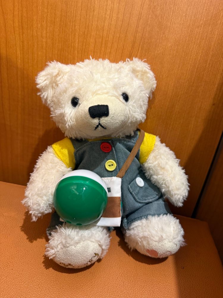きのうのごん、しゅごいぼうけんした
おひるごはん、くらじゅしいて、しゃーもんたべた🐻‍❄️🍣
びくらぽんも、あたた🐻‍❄️🟢
ごん、それでおしまいとおもた

そしたら、ままが、これからがおたのしみだよ、てゆて
でんしゃたくしゃんのて、ぴくしゃーてん、きた
ごん、びくりした
またちゅじゅきのせる🐻‍❄️