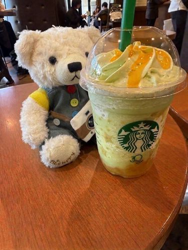 しゅたば、またいてきた
こんどは、めろんのじゅちゅ
しゅたばの、おいわいじゅちゅ、いろいろある
おいわいじゅちゅ、のめるおみせ、きまてる
ごん、めろんのみたかた
めろんやてるおみせ、いけた
しゅごくめろん！てかんじのあじ🐻‍❄️
ちゅぶちゅぶも、はいてた
おいしかた🐻‍❄️🥤