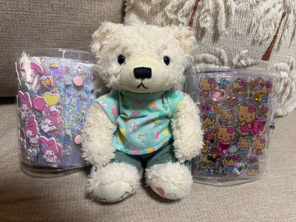 むふー🐻❄️
ごんのしるちょ、めちゃしゅごくなた
みんなみて🐻❄️!
まえにしるちょのおさしんのせたの、しゅごくまえ
そりから、ごんのしるちょ、しゅごくちゅよくなた
ぷくぷくしる、ちょとじゅつ、あつめた
しょしたら、しるちょ、ふたちゅになた
ごんのおきにいりは、にまいめとさんまいめのおさしん。おしゅしと、しんちゃん
よんまいめのおさしんは、ごんのみっちゅめの、あたらししるちょ
ままが、でずにーすとあでかてきた、きらきらみにーちゃん
またしゅごくなたら、ふわもこにおさしんのせる
そしたら、またみんなみて
むふー🐻❄️