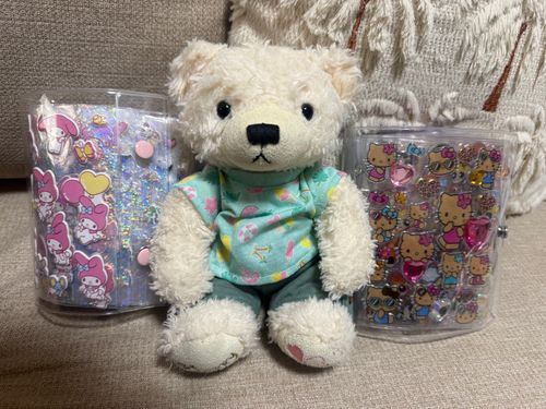 むふー🐻‍❄️
ごんのしるちょ、めちゃしゅごくなた
みんなみて🐻‍❄️！

まえにしるちょのおさしんのせたの、しゅごくまえ
そりから、ごんのしるちょ、しゅごくちゅよくなた
ぷくぷくしる、ちょとじゅつ、あつめた
しょしたら、しるちょ、ふたちゅになた

ごんのおきにいりは、にまいめとさんまいめのおさしん。おしゅしと、しんちゃん
よんまいめのおさしんは、ごんのみっちゅめの、あたらししるちょ
ままが、でずにーすとあでかてきた、きらきらみにーちゃん

またしゅごくなたら、ふわもこにおさしんのせる
そしたら、またみんなみて
むふー🐻‍❄️
