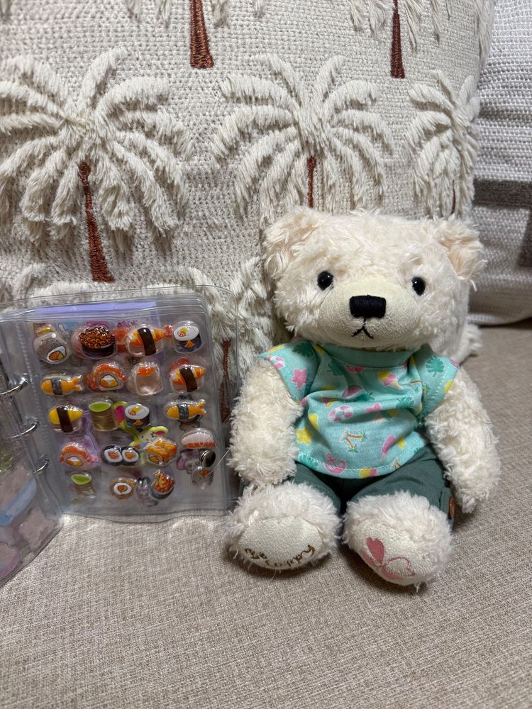 むふー🐻❄️
ごんのしるちょ、めちゃしゅごくなた
みんなみて🐻❄️!
まえにしるちょのおさしんのせたの、しゅごくまえ
そりから、ごんのしるちょ、しゅごくちゅよくなた
ぷくぷくしる、ちょとじゅつ、あつめた
しょしたら、しるちょ、ふたちゅになた
ごんのおきにいりは、にまいめとさんまいめのおさしん。おしゅしと、しんちゃん
よんまいめのおさしんは、ごんのみっちゅめの、あたらししるちょ
ままが、でずにーすとあでかてきた、きらきらみにーちゃん
またしゅごくなたら、ふわもこにおさしんのせる
そしたら、またみんなみて
むふー🐻❄️