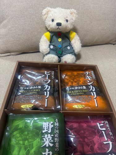 じゃじゃん
ぱぱのとこのばばから、おちゅげんとどいた
こーきゅーかれー🐻‍❄️✨
どのかれー、さいそにたべよかな
ごんおちゅげんだいしゅき、むふー
ばばありがと🐻‍❄️🌼