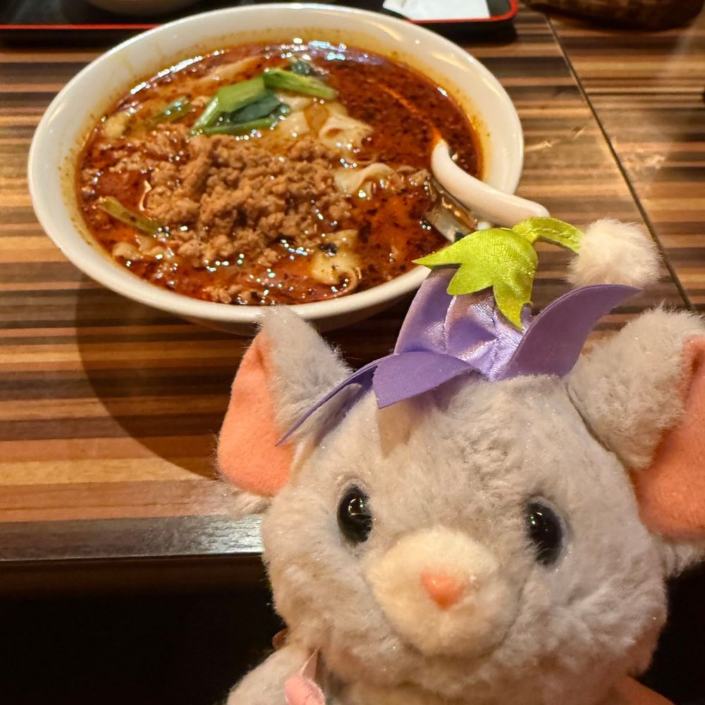 ちゅちゅ🐭！　ちーじゅ🐭！
おしゅし　ちゅーか🐭！
おいし🐭！
おでかけ　おいし🐭！

🐻‍❄️ごん、ちぃずにおはなしきいた
🐻‍❄️ちぃず、はじめてのくらじゅしとちゅーかやしゃんにいってきた
🐻‍❄️くらじゅしのあぶりちーじゅさーもん、おきにいりになたみたい
🐻‍❄️ちゅーかやしゃんは、おとなのあじだたみたい