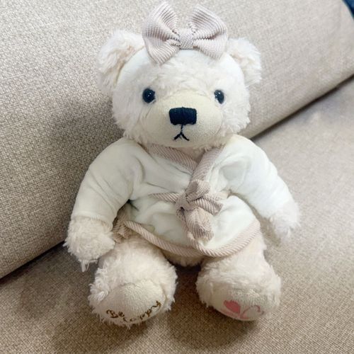 ごん、おふろはいた
ににたちと、みんなでおふろ
さぱしした
あたらしおよふく、みんなきがえた
ごんは、ばしゅろぶ
これしゅき
あしたからは、ふちゅのおよふく、きる