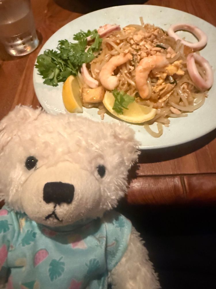 ちょとまえのおでかけ
いくしゅぴあり、いてきた
でずにーらんどのちかくにある、おみせいぱいあるとこ
でずにーすとあいって、はろいんのぐっずみてきた
あと、でずにーらんどほてるもいった
ほてるだけの、ぐっずある
あと、ごはんもたべた
ままが、ばばがしらないままのは、ひこぬくまえの、さいごのばんさん、てゆて、ごちそたべた