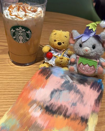 ぷーこゆ
ぱんぷきんすぱいすらて、のきせつがはじまったゆ
ねね（ごんちゃんのまま）はそっこー、すたばにいったゆ、やれやれゆ
めずらしく、せきがたくさんあいてたゆから、ゆっくりどくしょしたゆ

ぱんぷきんすぱいすは、くせがあって、ちょっとひとをえらぶゆね
でも、あきげんていゆから、またのむらしいゆ