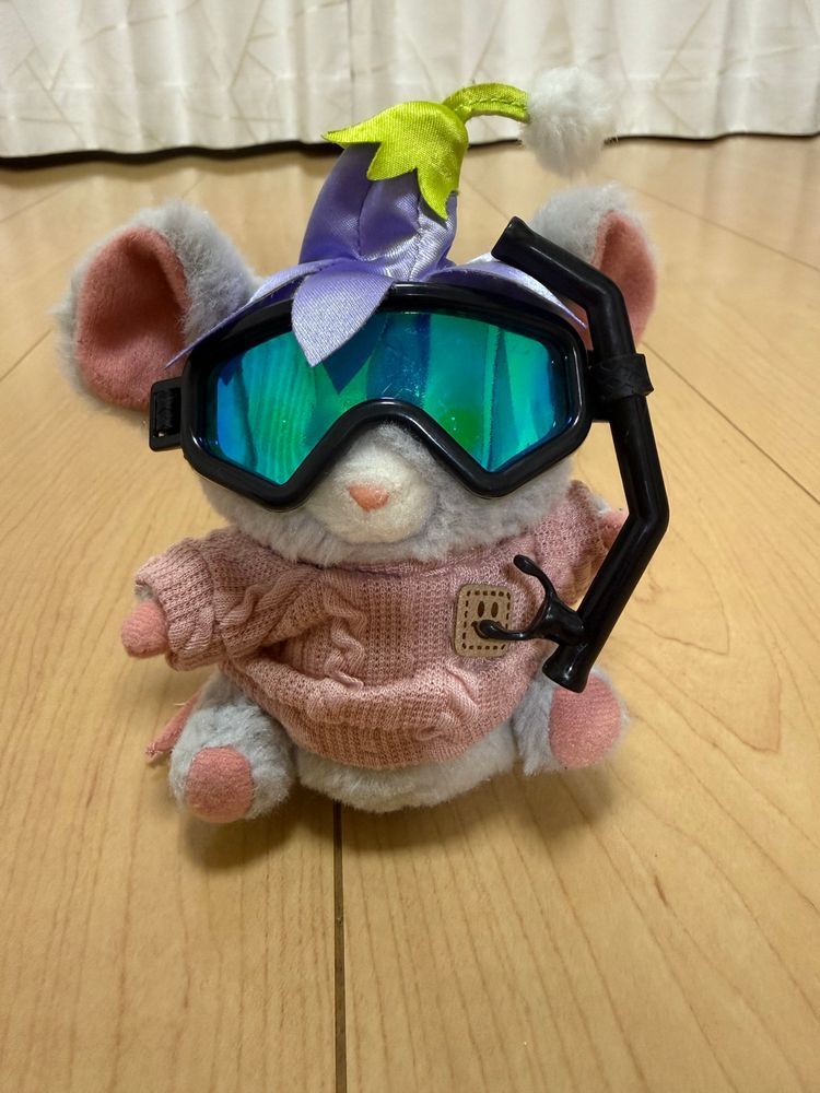 ごん、あたらしおよふくかてもらた
いけぶくろ、てまちに、いぱいふわもこのおよふくのおみせ、ある
おためしで、およふくきてから、おかいものできる、しゅごい

おさしんは、かったおよふく
ごんのあかいおぼうし
ぷーこねえのかちゅーしゃ
ちぃずのせーたーと、すのーけりんぐのましゅく

いぱいかてもらて、うれし