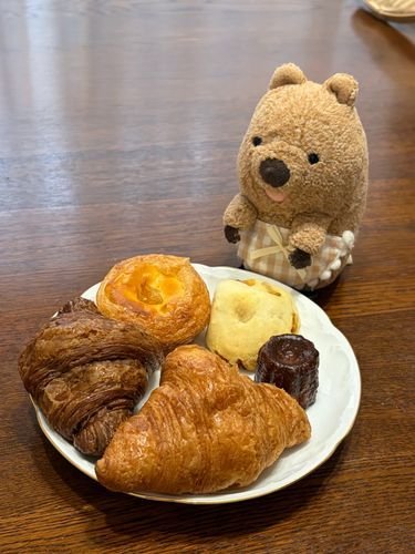 ( ´ᴥ` )ﾝﾌﾌ🥐
どれからたべようかなぁ
まよっちゃうよお( ´ᴥ` )