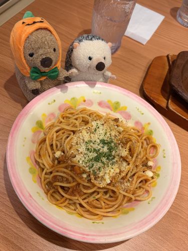 みーとそーすぱすたっ！🍝‎🤍
サイゼ のは はじめて たべたんだけろ、とってもおいしくて ｵｲﾗ まんぞく( ¯﹀¯ )
