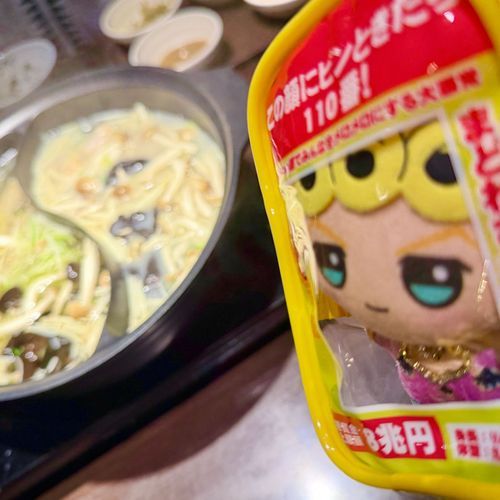 目の前にごちそうがあるのに！！！
なぜぼくは閉じ込められてるんですか！！！