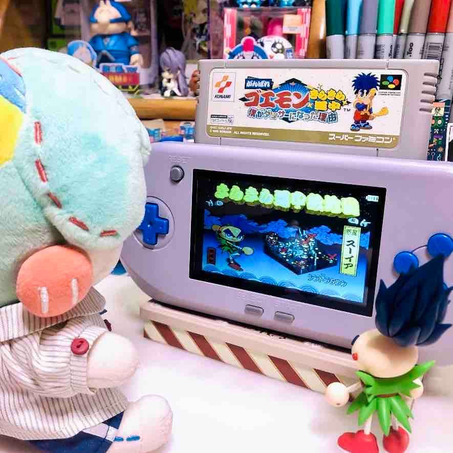 ぬい管理人がスイッチツー買ってくれたんだ～！スーファミのカセットをぶっ刺して遊べるし、テレビでも遊べるし、これはスイッチツーにまちがいないんだー！