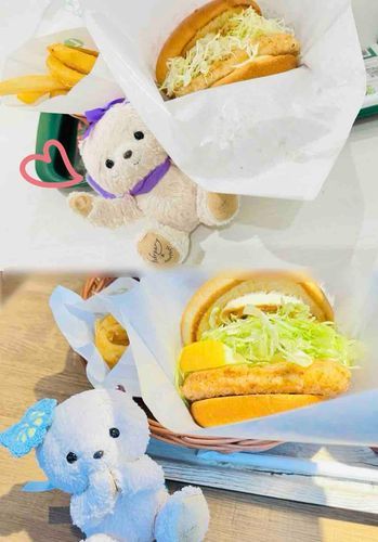 ちょっと前にモスバーガーさんの和風旨だれ食べたの🍔🍋！
それからずっとガーリックトマトも食べたいなと思ってたんだけどついに食べれたんだ❣️
和風はサッパリ！トマトは濃厚！どっちもすっごく美味しかった😋💖