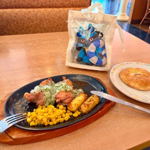 🍽️🍖🥯✨