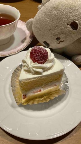 ショートケーキと甘いうさちゃん