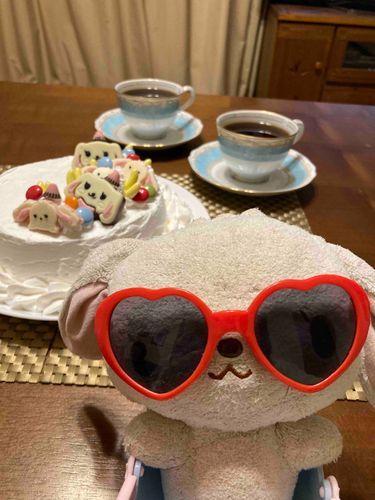 うさちゃんケーキとパリピうさちゃん