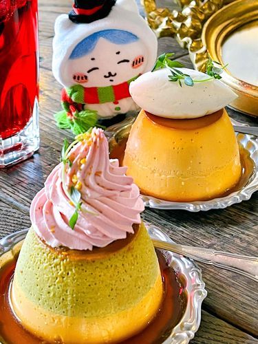 プリンはボリューミーでこれだけでお腹いっぱい

固めのプリンであんまり好みじゃなかったかな


A Worksのピスタチオプリンとチーズプリン