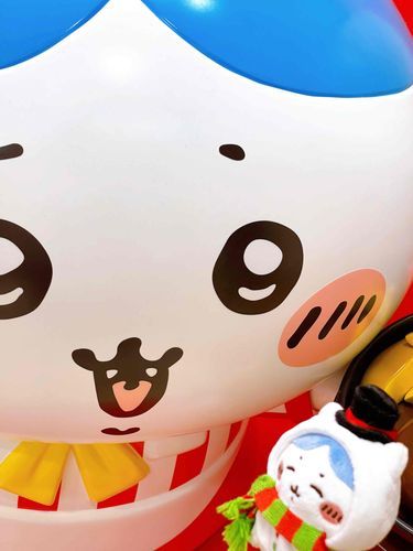ちいかわレストランにきたよ！

レストランハチワレちゃん大きいね