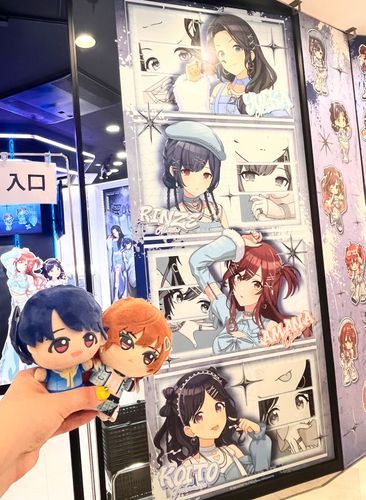 渋谷に福丸さんのお仕事を見に行きました。
前髪の分け目がいつもと違うんだね。初めて見る福丸さんでした。

🩵🩵🩵🩵