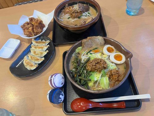 いおりくん、たんじょうびおめでとう🎉
らーめんとぎょうざにからあげだよ🍜🥟🍗
たんじょうび…ありがとうございます