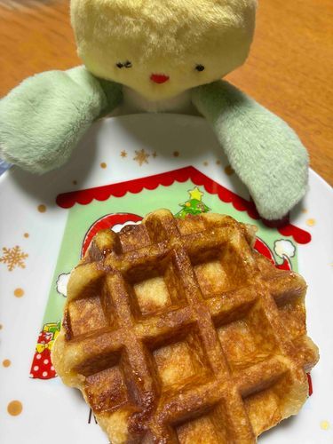 ぬいぐるみはワッフル食べられないよ