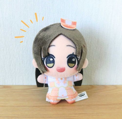来たばかりのわたくしは、ほんのちょっぴり、綿がすくなくて。先生に綿を足していただきましたの！
お顔がまんまるになりましたわ！