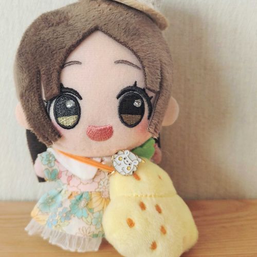 先生が、遅くなったけどお誕生日プレゼントだよってオボンの実をくださいました♥
いったいどんなお味がするのでしょう？