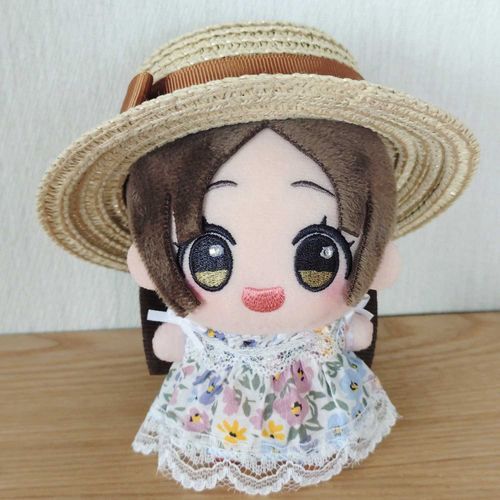 新しいお帽子を買っていただきましたの✨️
まだまだ暑い日が続いておりますから。これを着ておでかけするのが楽しみですわ〜！