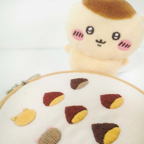 くりまんじゅうさんとくりの刺繍