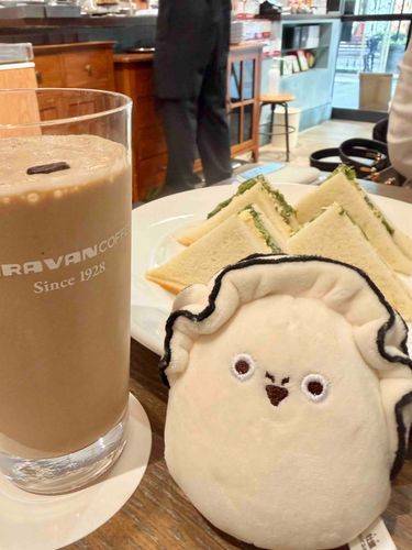 牡蠣とカフェ☕️🥪