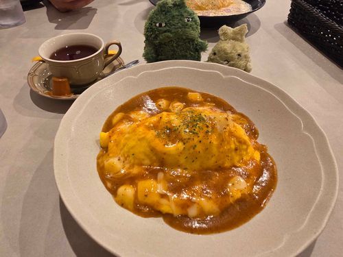 おむらいすたべたよーー！！！
おりじなるそーすがおいしかった！！