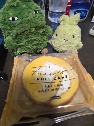 シャトレーゼのロールケーキはじめてたべる！