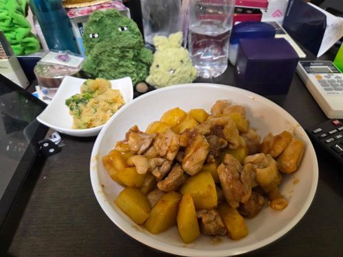 とりもものうめバターてりやきとしょうゆのポテサラだって！！おいしそう！