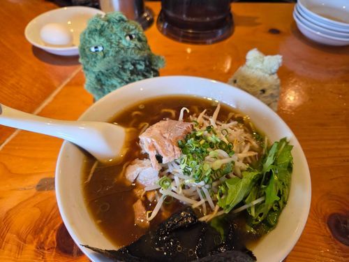 しょうゆらーめん！！！たいわんらーめんたべたかったけど味ポン酢さんにはからくてたべれないらしい…