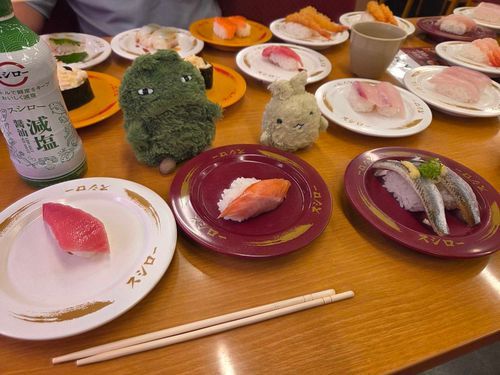 おすしにかこまれちゃった！！