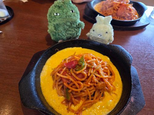 ひるごはんになぽりたんたべたよ！
たまごがまろやかにしてくれておいしいんだー🎶