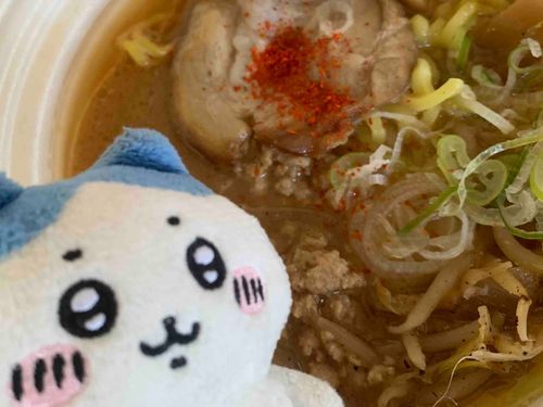 セブンのみそラーメン！
一味？ってやつ、ちょっと入れすぎたとおもったけど、おいしかった！
辛いの食べられるひとって かっこいいよね
