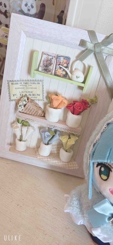 前に地域のイベントで
作ったものです🌹♡
学生の頃にやった
お花作りが大人になった今でも
苦手な不器用主です•̥  ̫ •̥
部屋にものが多すぎてどこに置こうか迷ってます(^_   ̫  _ ̥ ^)੭