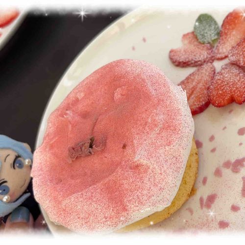 恋するさくらパンケーキ
(確かこのようなお名前でした👀)
食べてきました🌸♡
2度目でしたが相変わらずパンケーキが
おいしくてすぐに食べ終わってしまいました😭😭
