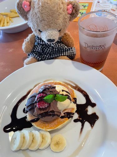 遅くなったけど、デニーズの続きくま🧸お誕生日特典〜🥞🍨デニーズ最高くま🩷