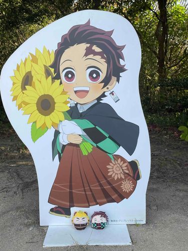 (っ◜◡◝ c)はなをもってるおれもかわいいでしょ？